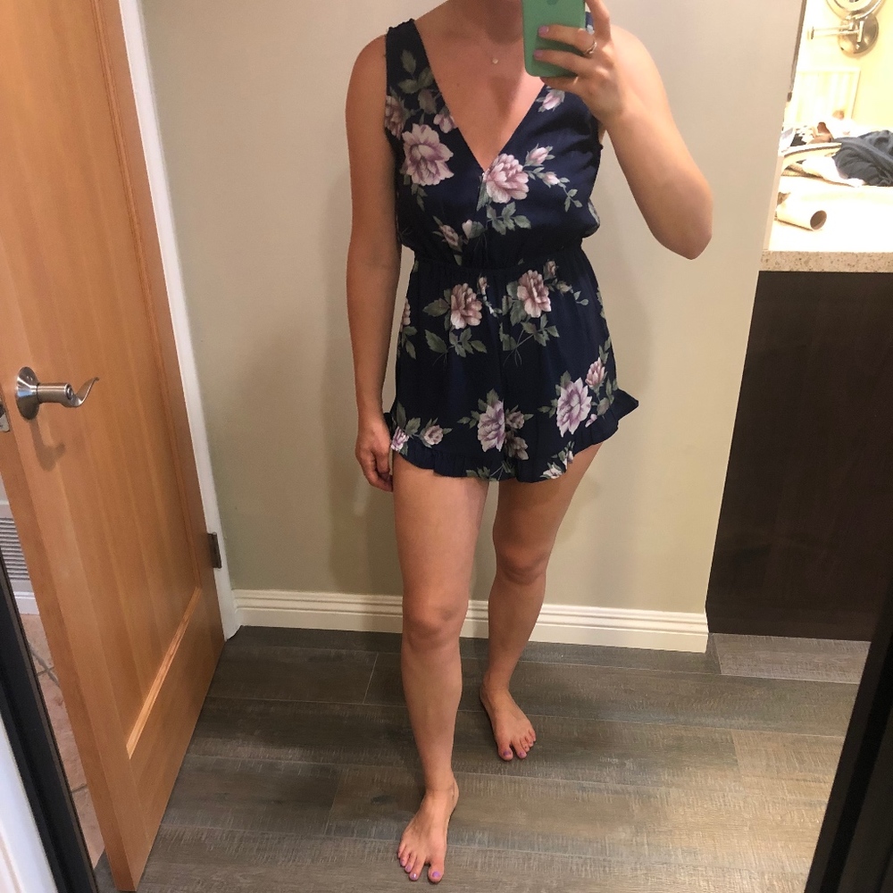 Selfie Leslie floral romper